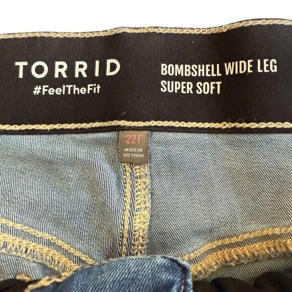 Torrid Bombshell Wide Leg Super Soft Jeans Feel The Fit Tummy Control Sz 22 Tall - Picture 8 of 12
